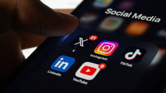 ‘Setting a clear boundary’: French MPs vote to ban social media for those under 15