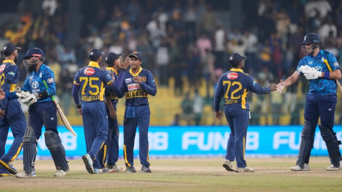 Spinners led Sri Lanka to victory over England in the first match of the ODI series.