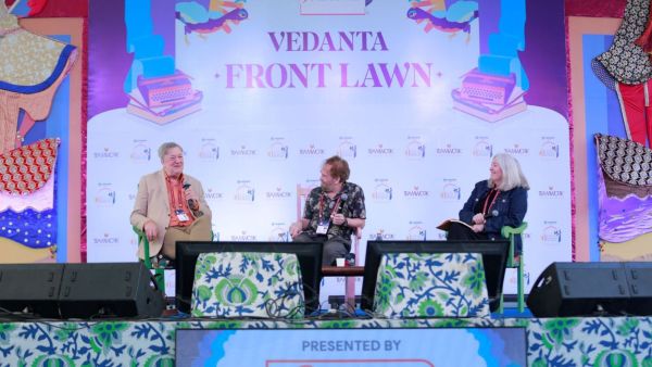 Onstage at the Jaipur Literature Festival, Author Stephen Fry, towering like a benevolent Olympian, was discussing his retelling of “The Odyssey.” With him were the Cambridge classicist Simon Goldhill and the ancient historian Josephine Quinn.