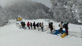 12 tourists rescued from Raghupur Fort in Kullu amid heavy snowfall