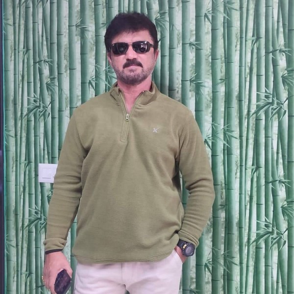 Vinayak Naik, 58, a successful Pune-based businessman dealing in electrical appliances, lay dead in a pool of blood.