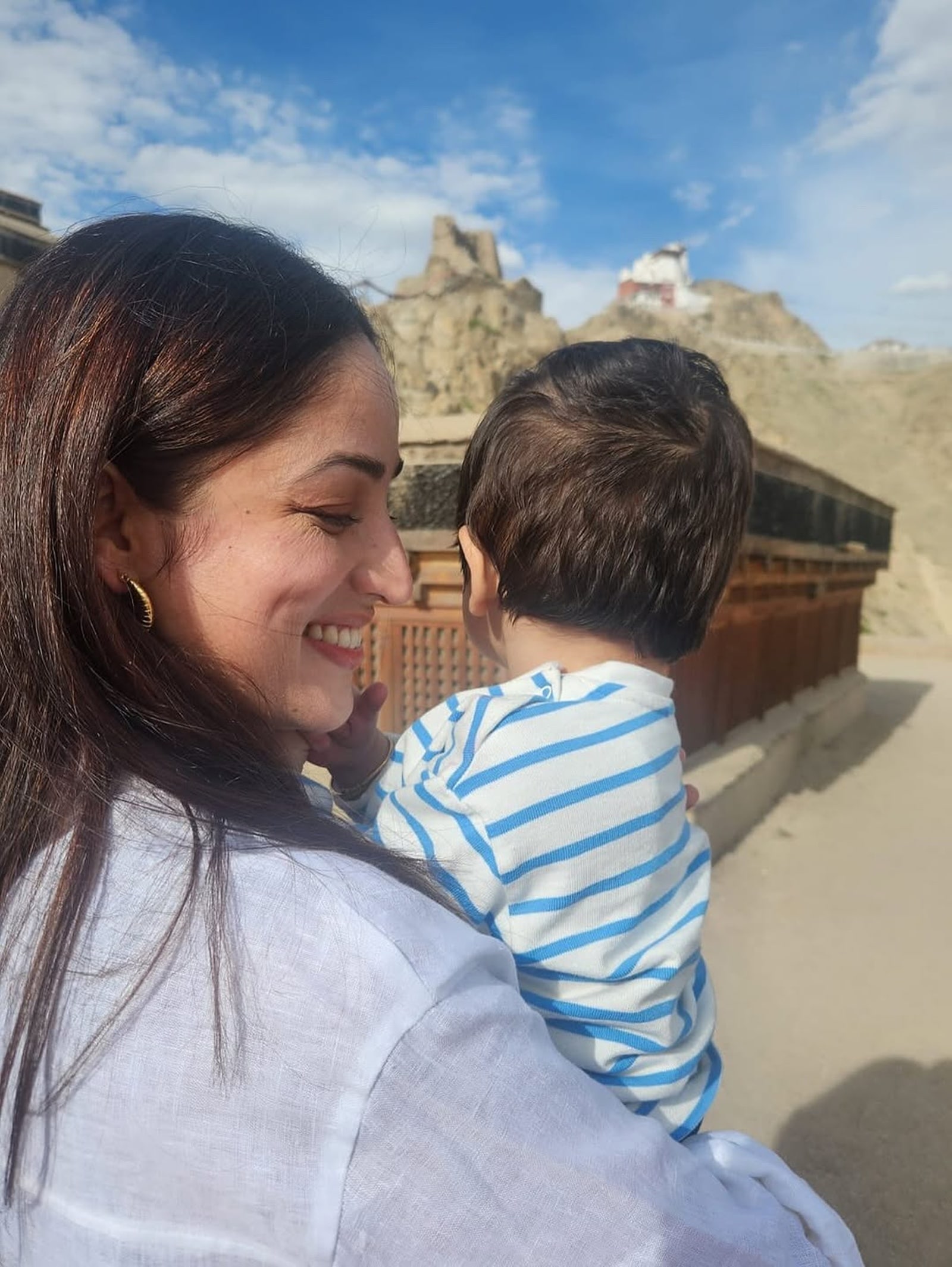 Yami Gautam and her son
