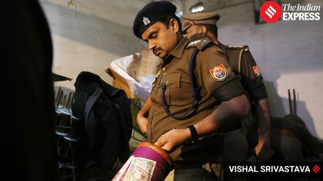 The victim, 36-year-old medical representative Mohammad Shoeb, died after Chinese manjha allegedly slit his throat