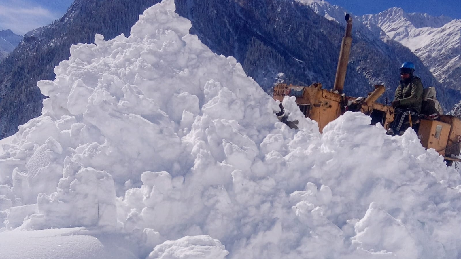 BRO Kishtwar-Sansari road restoration, Jammu to Himachal road connectivity, Project Sampark snow clearance, Lahaul Spiti road news, 118 Road Construction Company, Chenab Valley transport, Jammu-Kashmir Himachal border road, Kishtwar snowfall 2026, Sansari road status, Border Roads Organisation achievement, Indian express news, current affairs