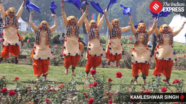 The event features hundreds of rose varieties in full bloom