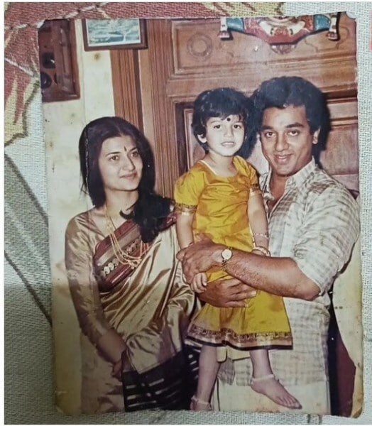 Shruti Haasan with her family