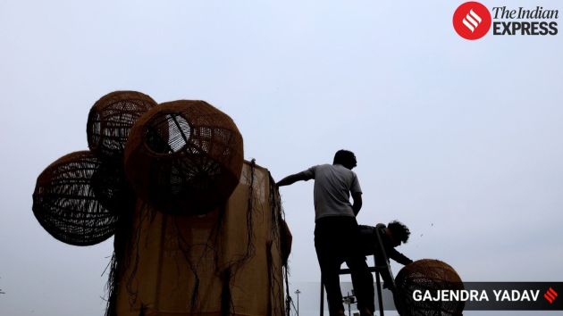 Shivalik Park, located adjacent to Noida Haat, has been prepared with themed gardens