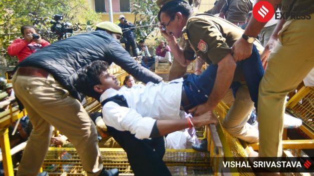 As the protesters moved towards the Assembly complex, heavy barricading was put up by security personnel