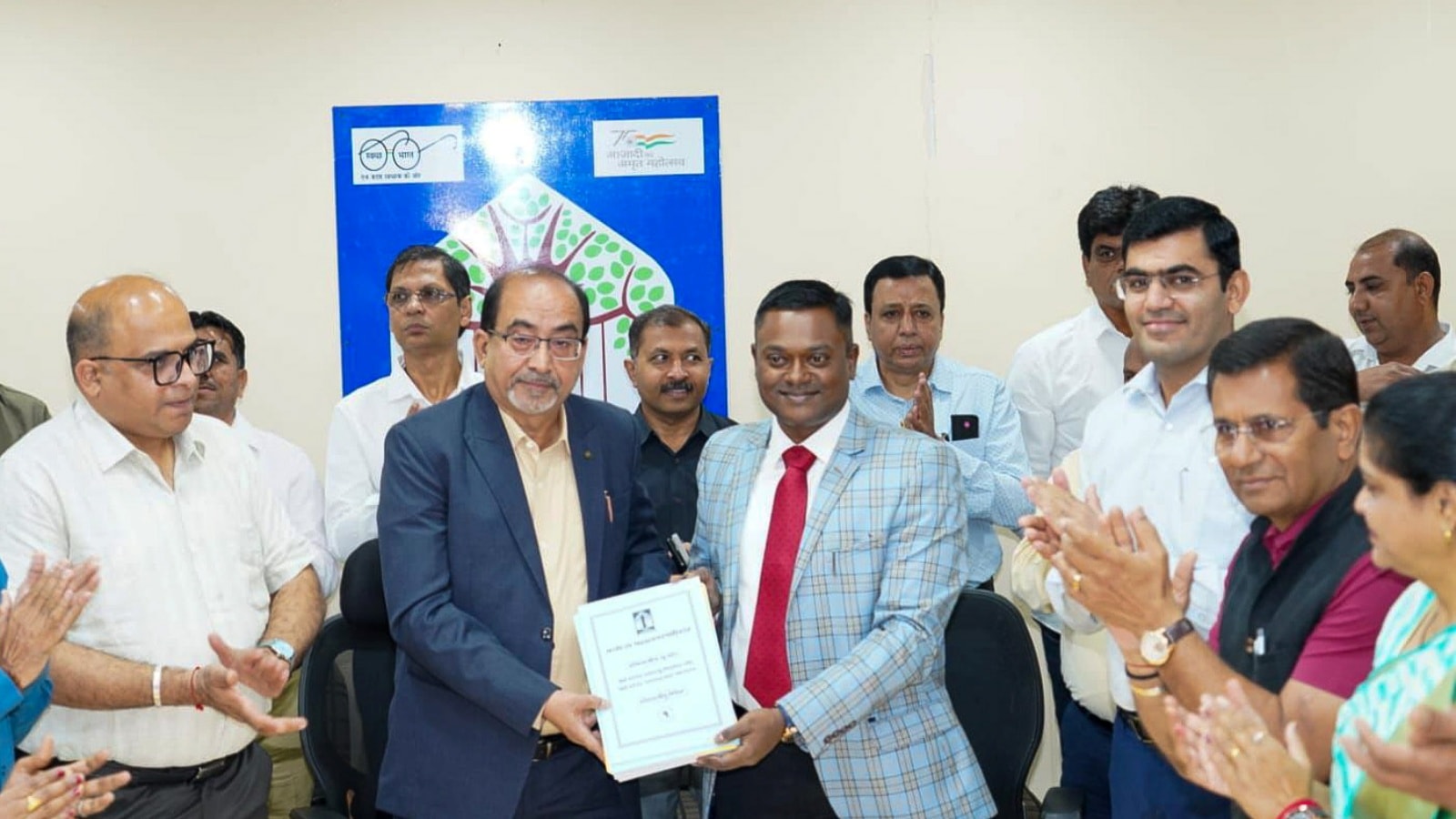 Surat's Record Rs 10,593 Crore Draft Budget Focuses on Infrastructure, Green Initiatives