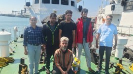 Iranians ferrying cigarette cargo, Porbandar harbour, Gujarat Police, Indian Coast Guard, United Arab Emirates, Ahmedabad news, Gujarat news, Indian express, current affairs
