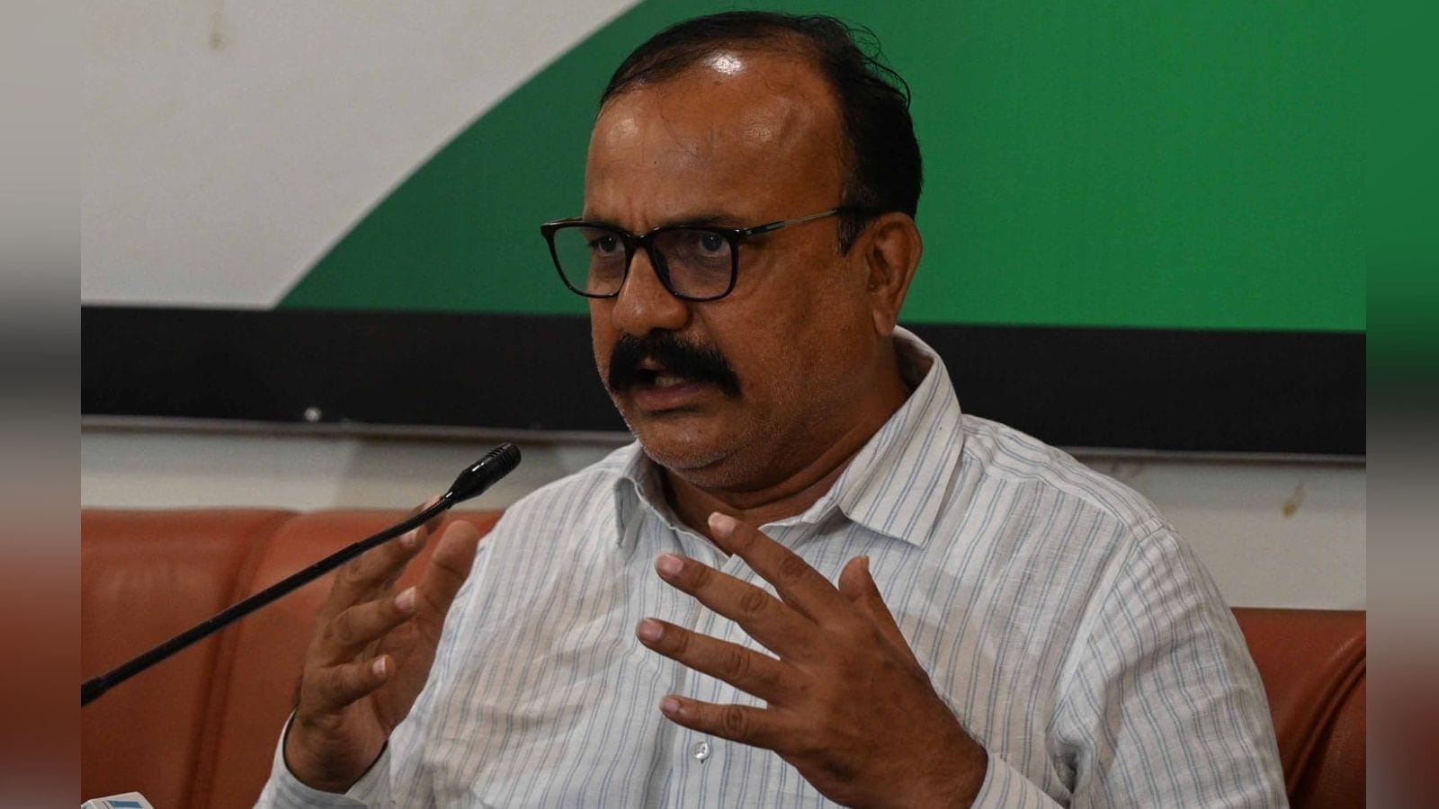 Stone pelting in Pune as BJP, Congress workers spar over Harshwardhan Sapkal’s Tipu-Shivaji comment