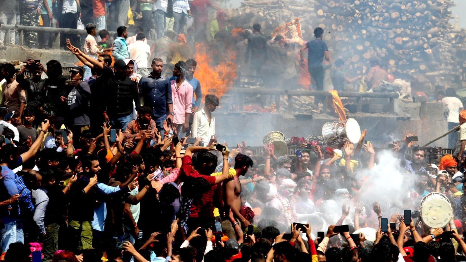 UP CM declares early payday, three-day holiday for Holi for govt staff
