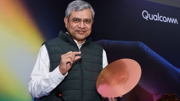 Union minister Ashwini Vaishnaw at Qualcomm’s design centre in Bengaluru during the announcement of the company’s 2 nm semiconductor design tape-out. (ExpressI Image/ Qualcomm)