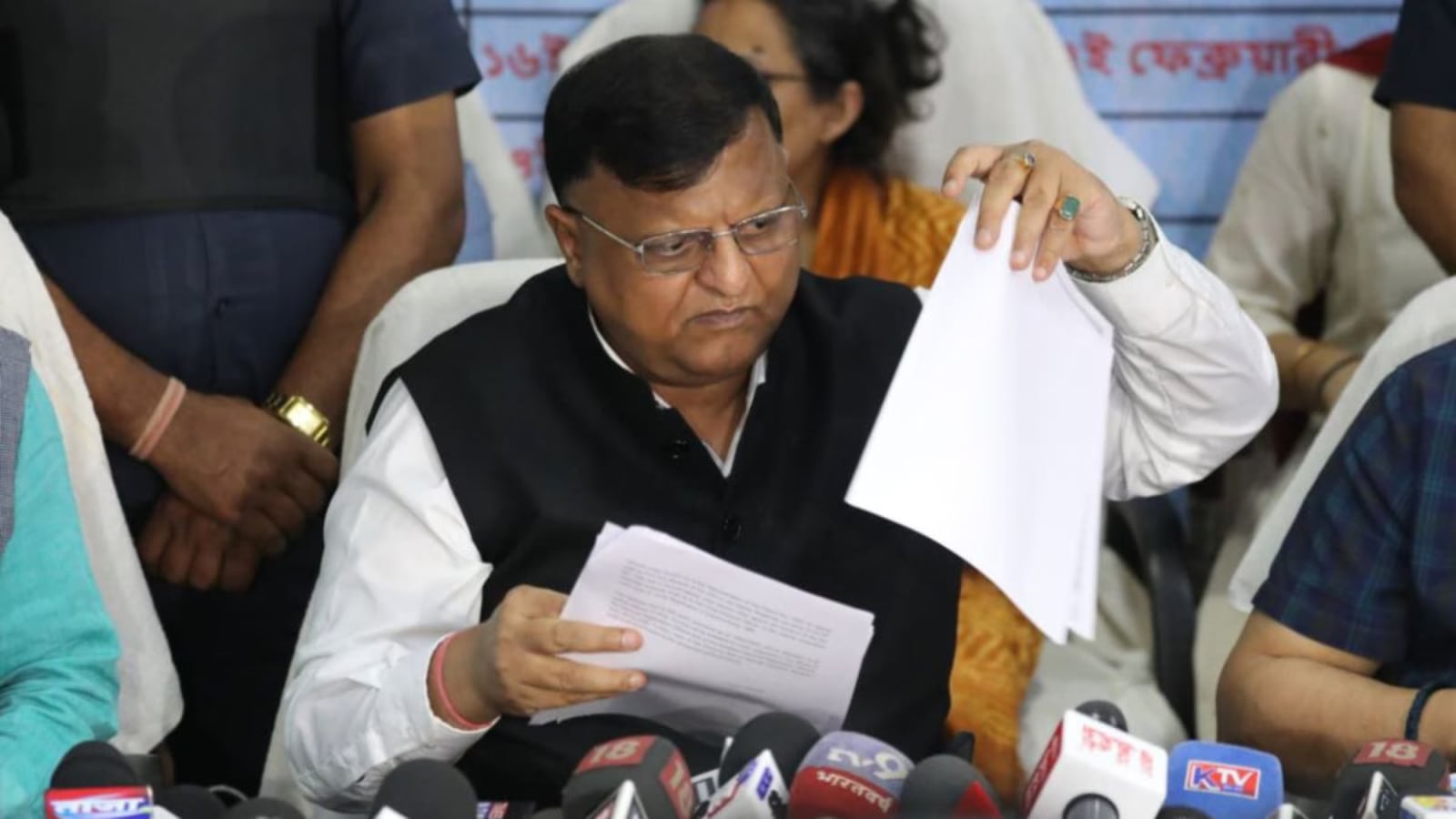 Bengal electoral list: ‘Voter purge conspiracy’ versus ‘dirty politics’, political slugfest begins