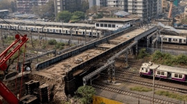 The Elphinstone bridge is 112 years old. When it was built, there were fewer railway lines and fewer trains, giving engineers enough space and time to construct piers and lay girders.