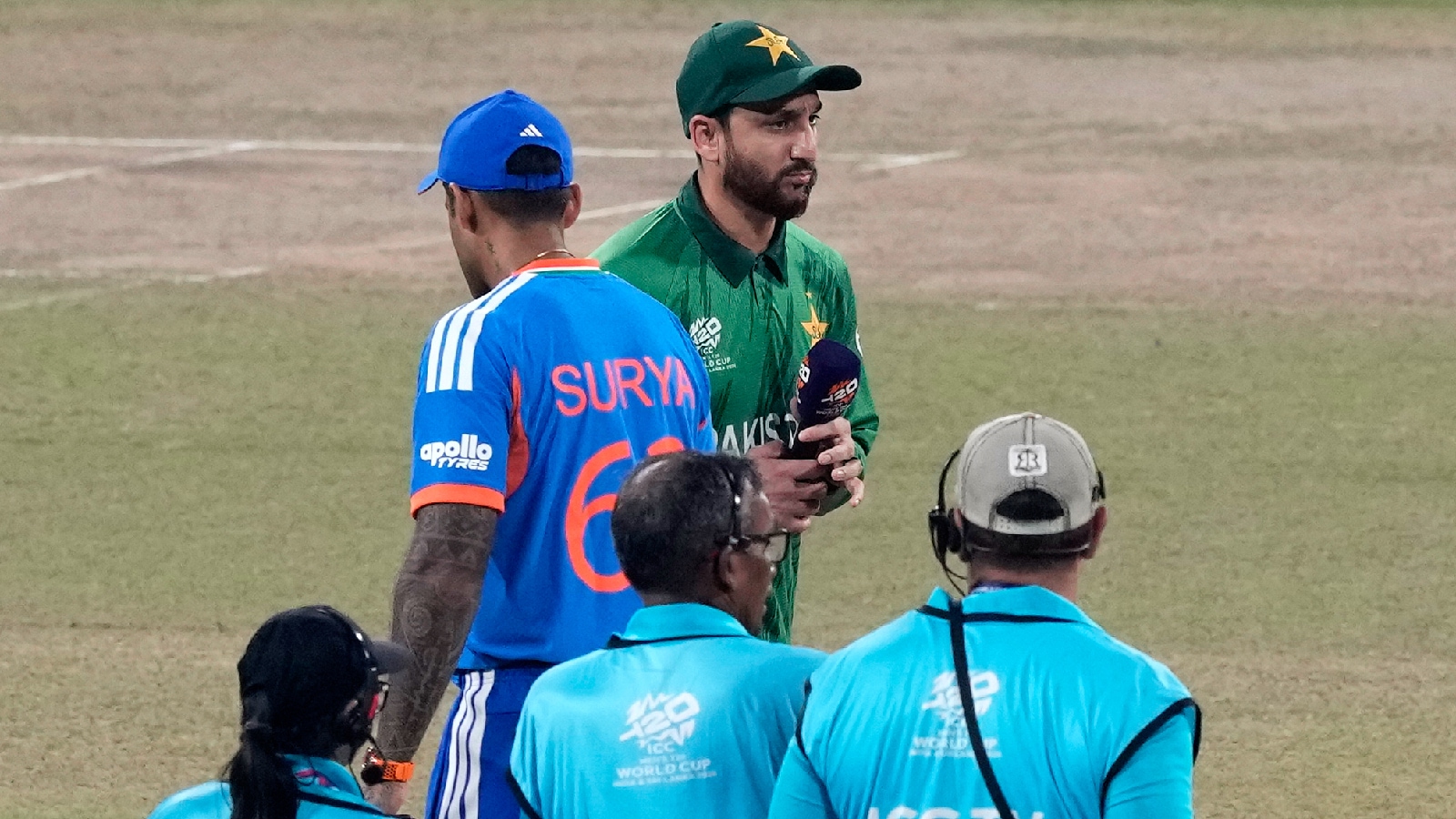 India vs Pakistan no handshake