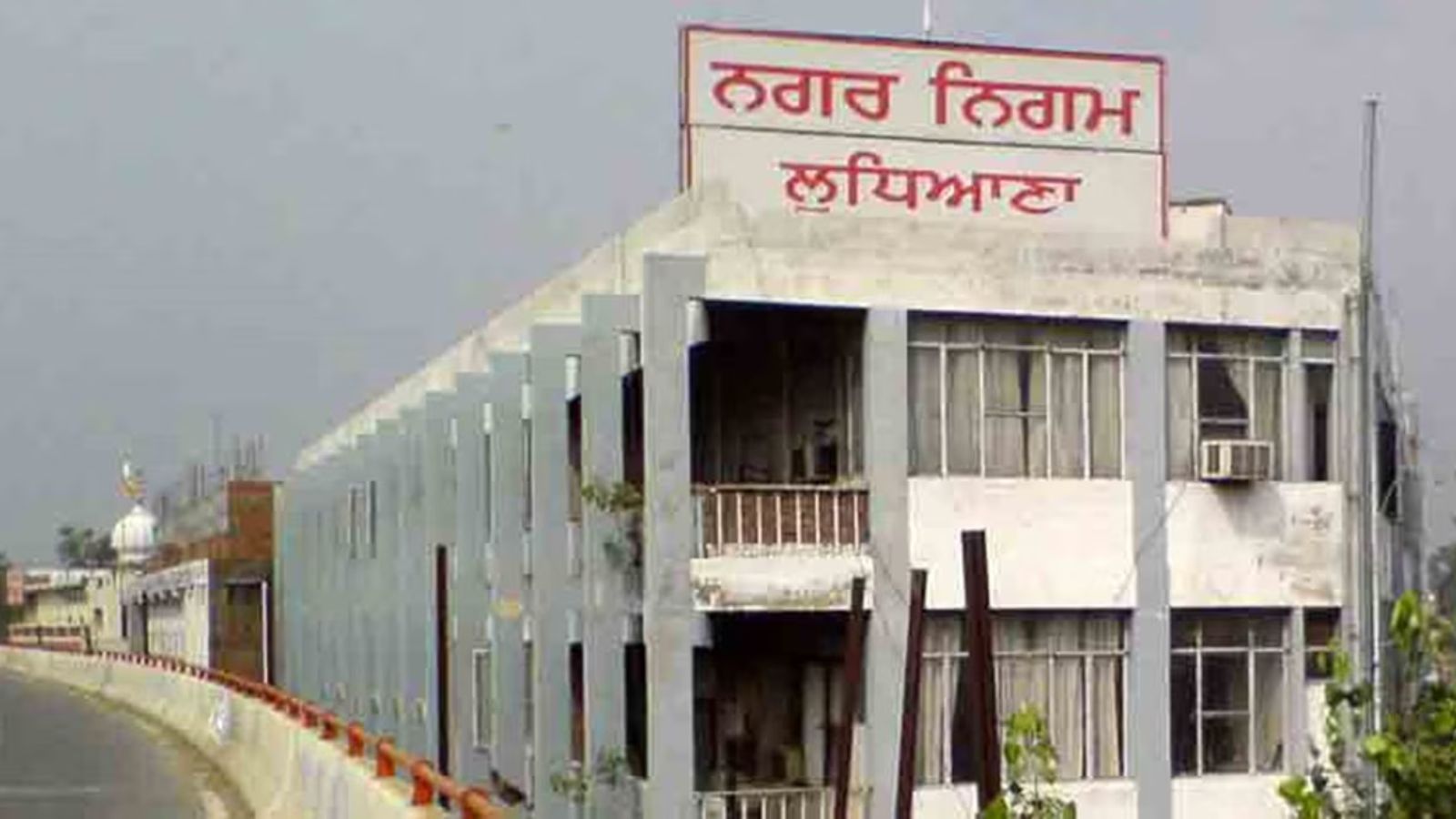 Ludhiana MC Passes Waste Management Plan Amid Protests and Handcuff Drama