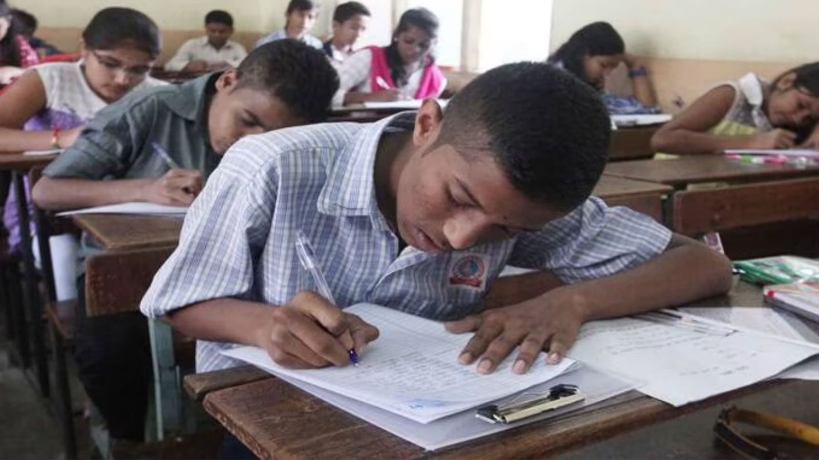AI Cheating Scandal: 31 Madhyamik Exams Cancelled as Students Use Tech to Cheat