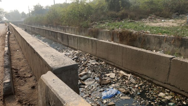 Noida Dirty water in taps, Dirty water in Noida taps, Dirty water in taps, Noida, Noida Sector 29, delhi news, India news, Indian express, current affairs