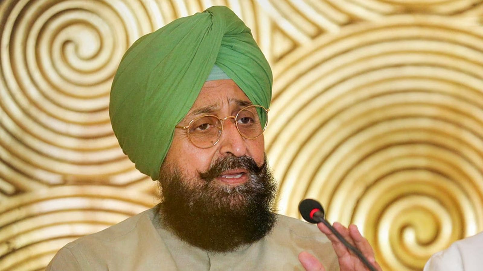 AAP stages protests against Bajwa’s casteist remarks against party minister