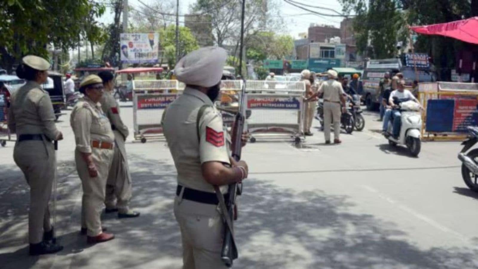 2nd crackdown in 12 days | Bathinda: police fire tear gas, stop farmers from marching to DC Office