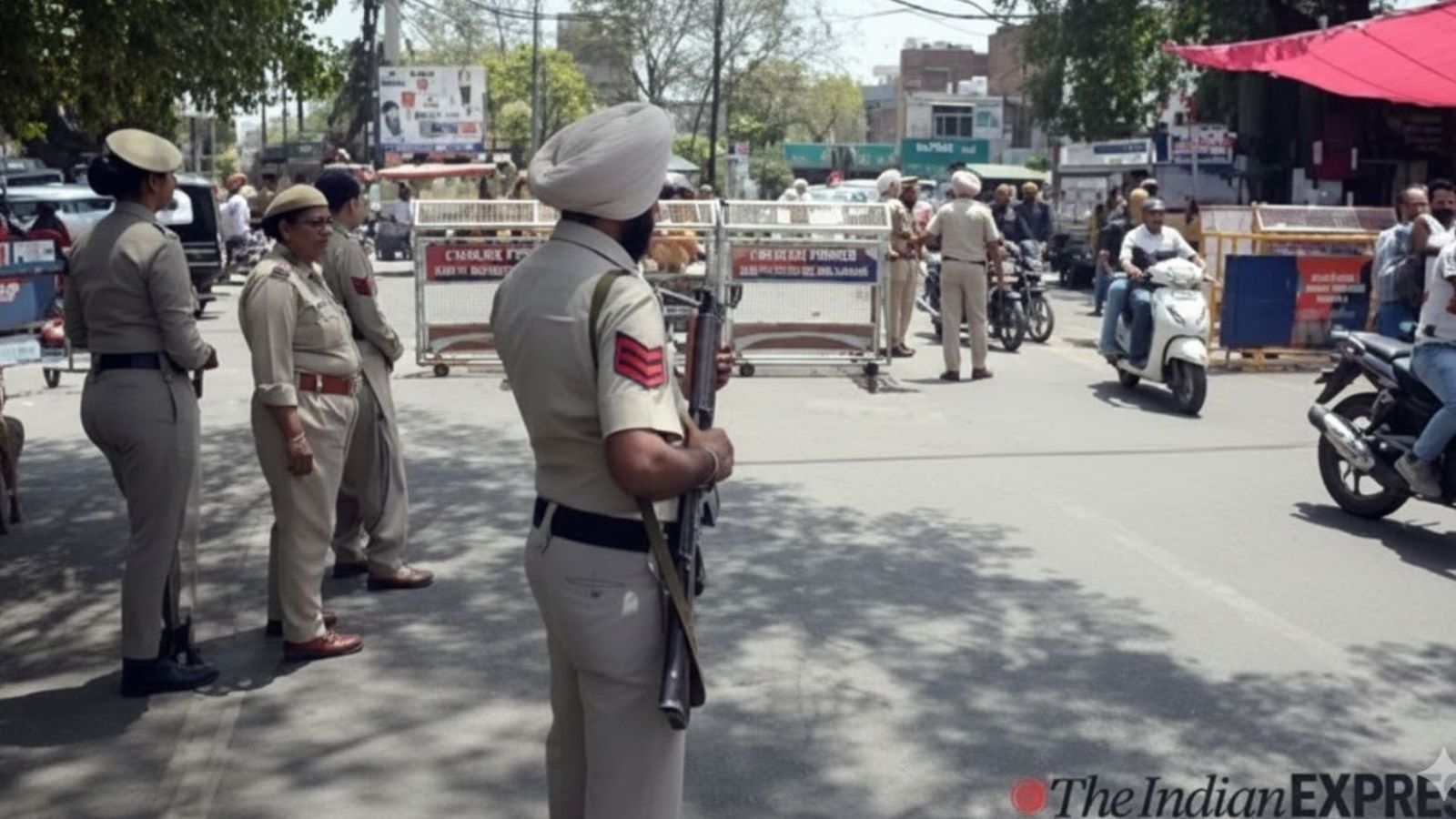 Punjab Police Uses Tear Gas, Lathi-Charge to Block Farmers' March in Bathinda