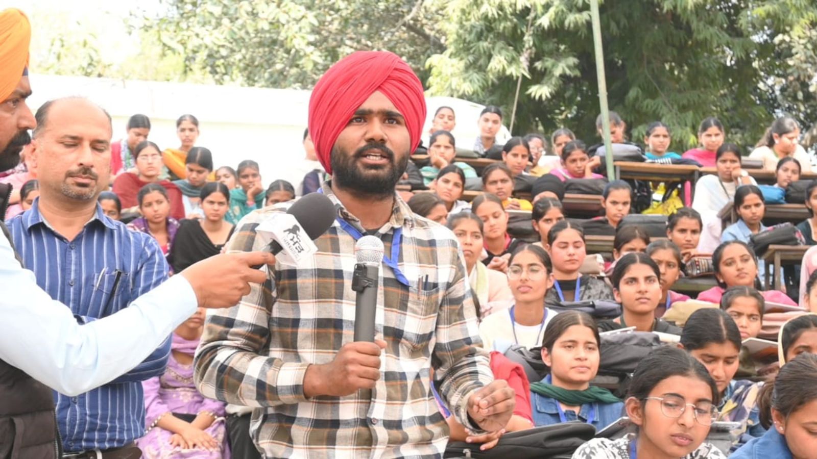 Anti-drug awareness program: Awkward exchange marks police-student interaction in Punjab’s Faridkot college