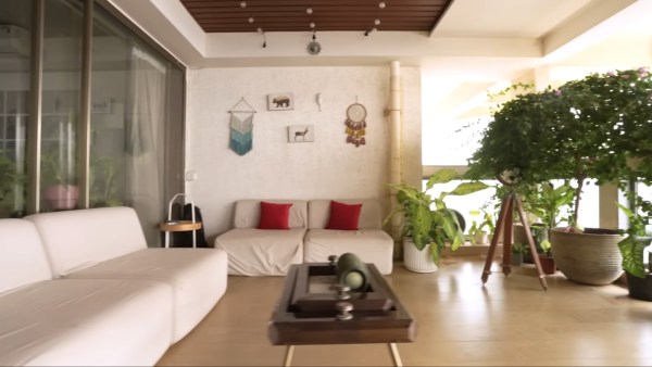 Inside Ranveer Allahbadia’s home. (Pic: Farah Khan/YT)