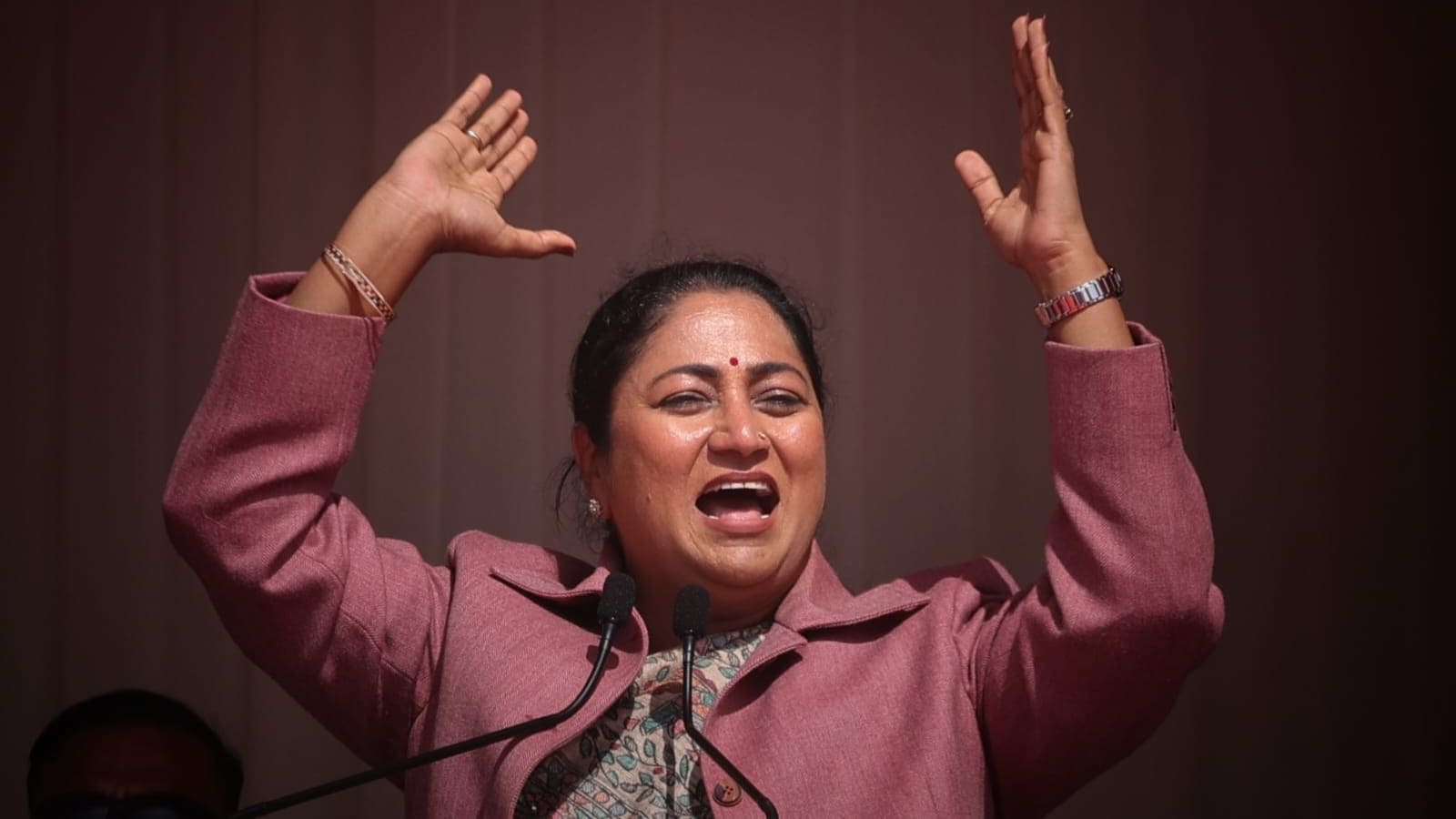 Delhi CM grants financial aid worth ‘thousands of crores’ to MCD