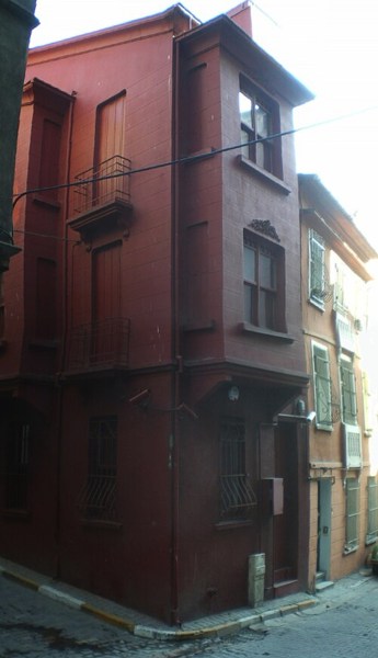 The red building housing the Museum of Innocence. 