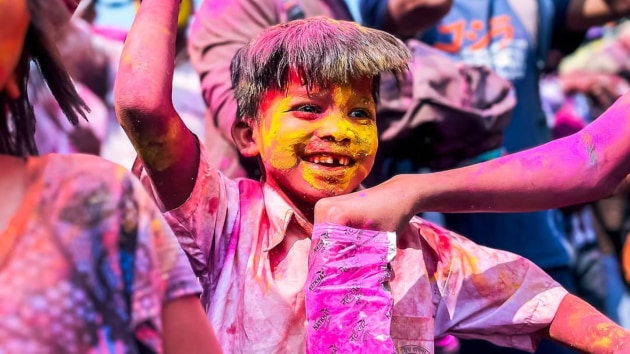 holi
