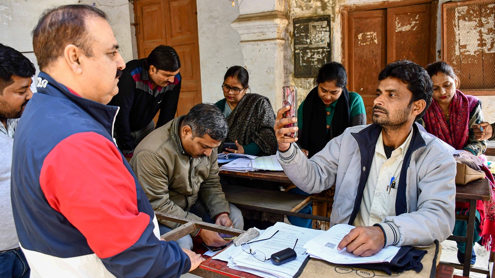 Census vs voter roll revision? Maharashtra may ask EC to postpone SIR in April