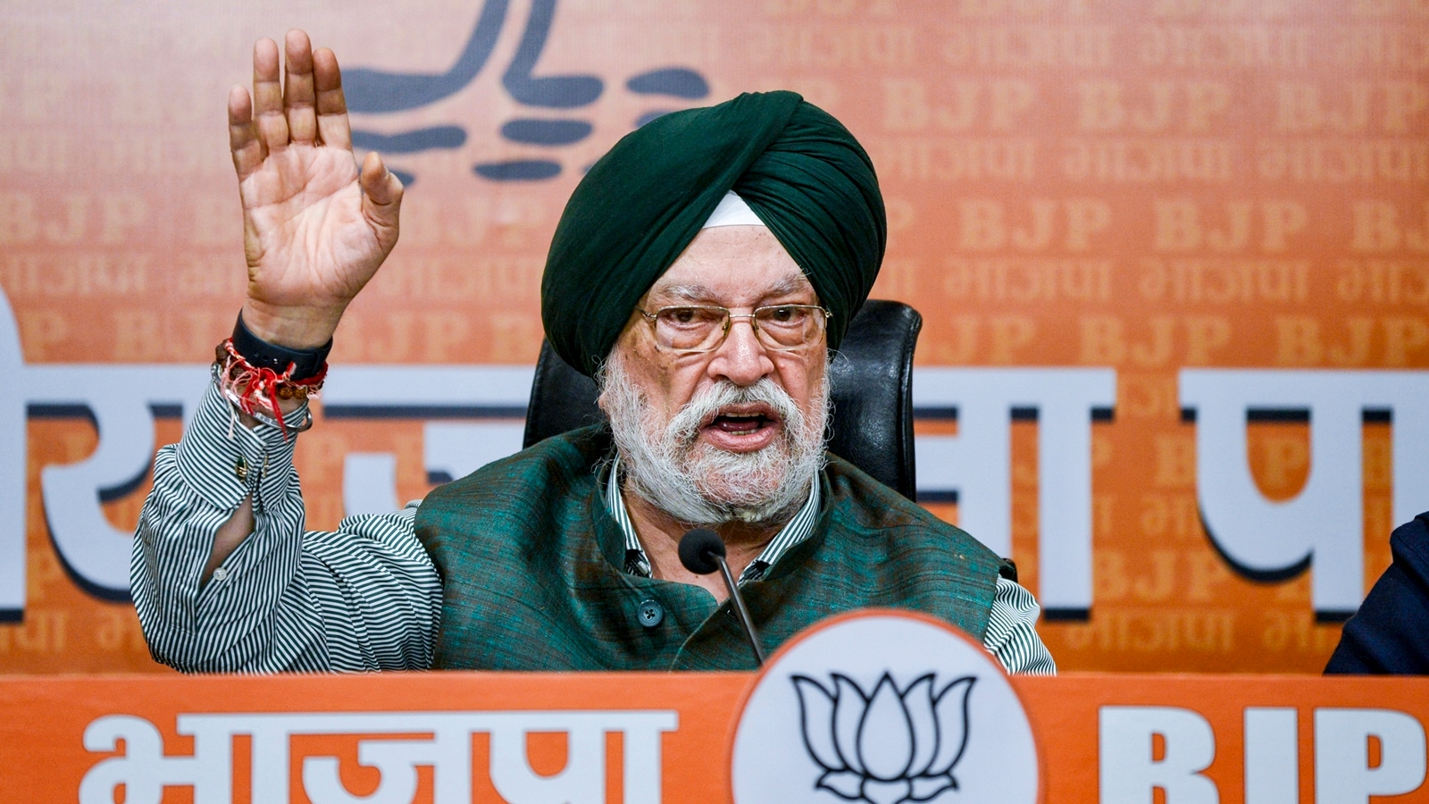 Buffoonery, smear campaign: Puri hits out at Rahul’s Epstein remark