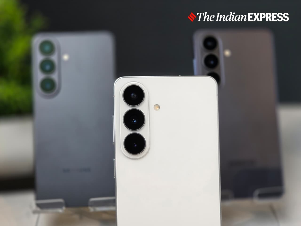 परिचित गैलेक्सी डिज़ाइन, लेकिन अब इसे सैमसंग के एजेंटिक एआई भविष्य के प्रवेश द्वार के रूप में तैनात किया गया है। (छवि: अनुज भाटिया/द इंडियन एक्सप्रेस)