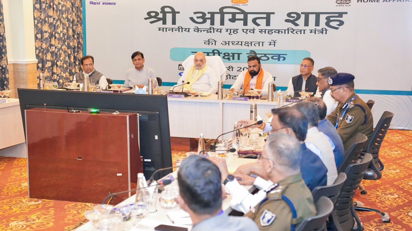 Amit Shah, Amit Shah meet to review security in Bihar border districts, Bihar border districts security review, Bihar border districts security, Indian express news, current affairs