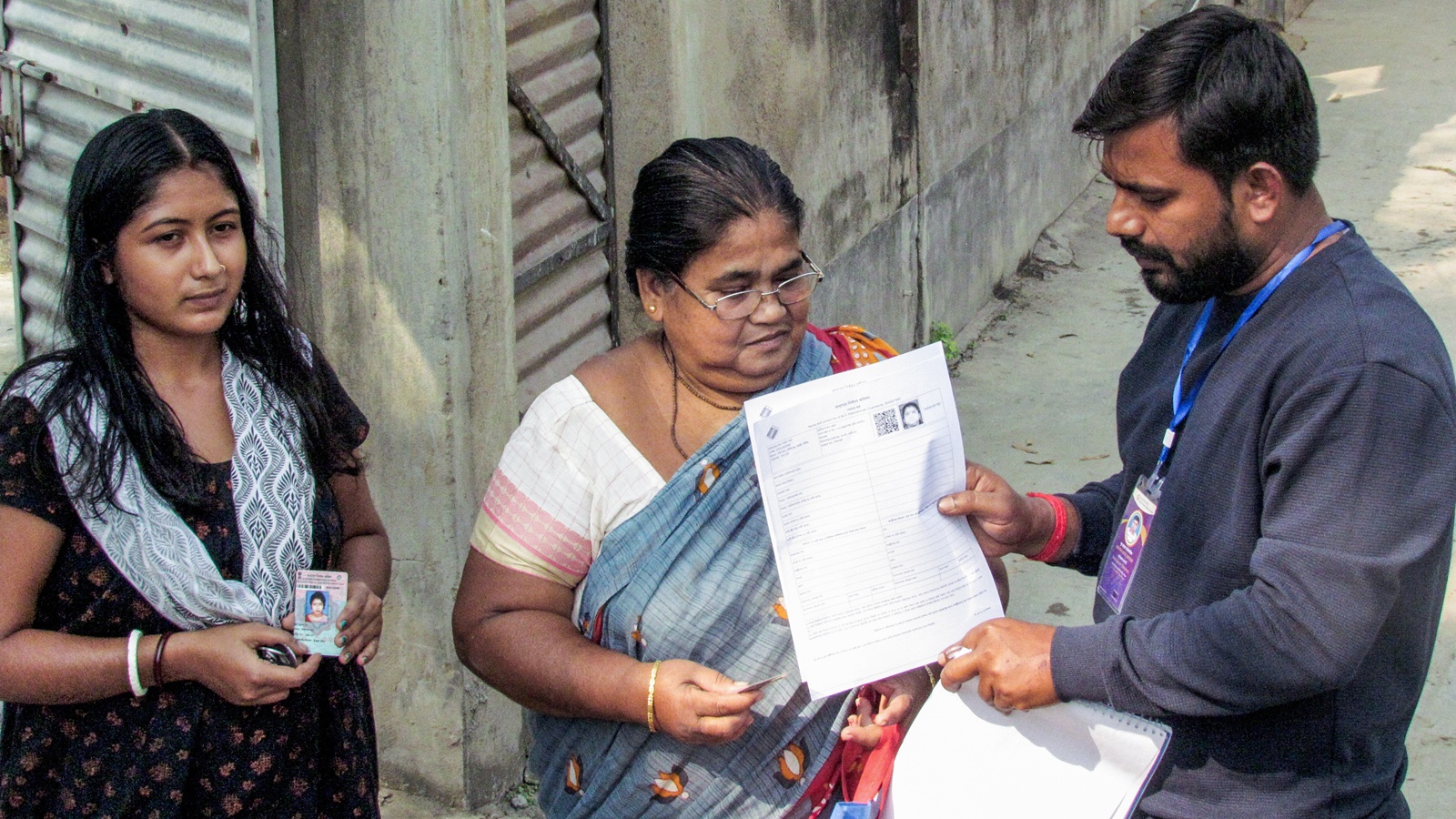 West Bengal's SIR Hearings See Sadhus, Monks Queue Up to Resolve Electoral Roll Issues