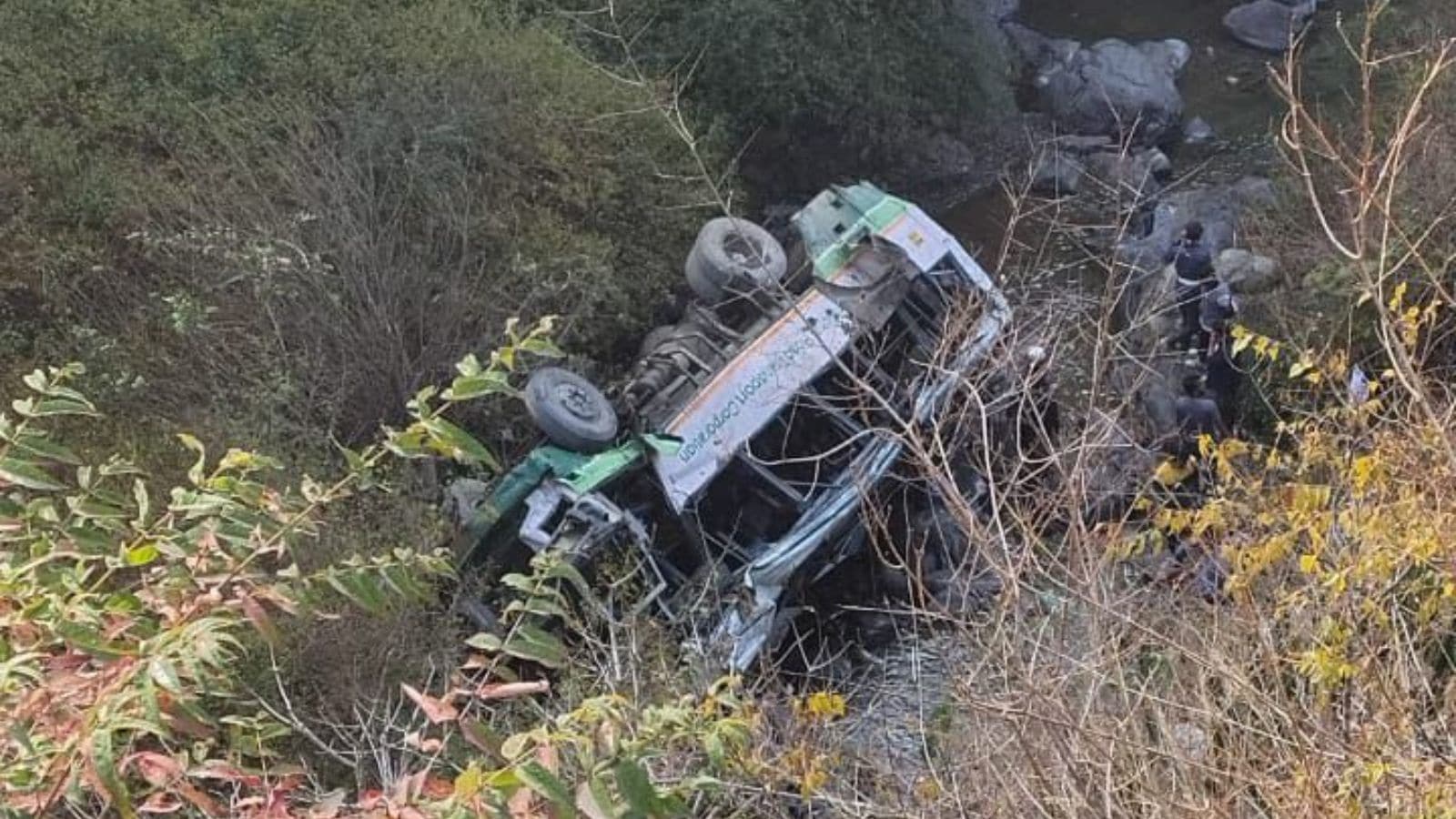 3 killed, many injured after Himachal Pradesh bus plunged into a gorge on Uttarakhand border