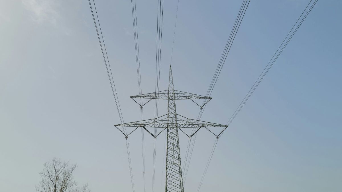 200 units of free power for 2.23 lakh J&K families as LG Sinha clears NC’s key poll promise