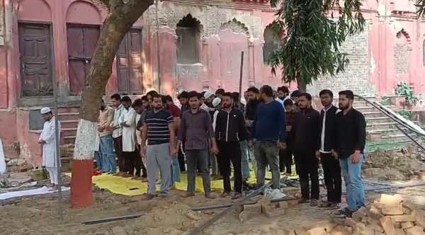Lucknow University students protest fencing of Mughal-era Lal Baradari, claim namaz access blocked