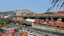 Traffic chaos on Mumbai-Pune Expressway