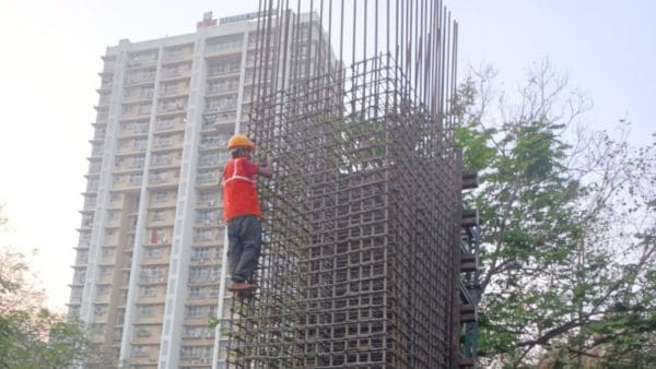 Work underway along Eastern Express Highway on the BKC connector where the BMC is constructing a U turn bridge as a part of the access control road project. (Photo credit - BMC/Express Photo) 
