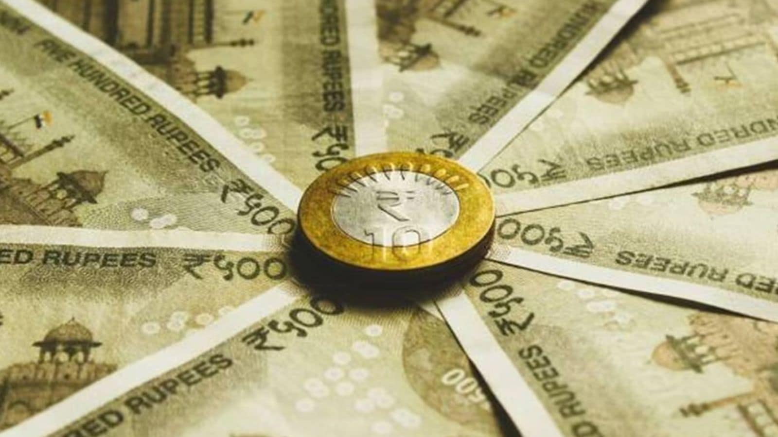 Rupee Soars 124 Paise to 90.27 on India-US Trade Deal Breakthrough