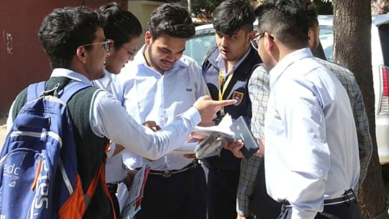 Mass copying detected on Day 1 of HSC exam in Chhatrapati Sambhajinagar centre