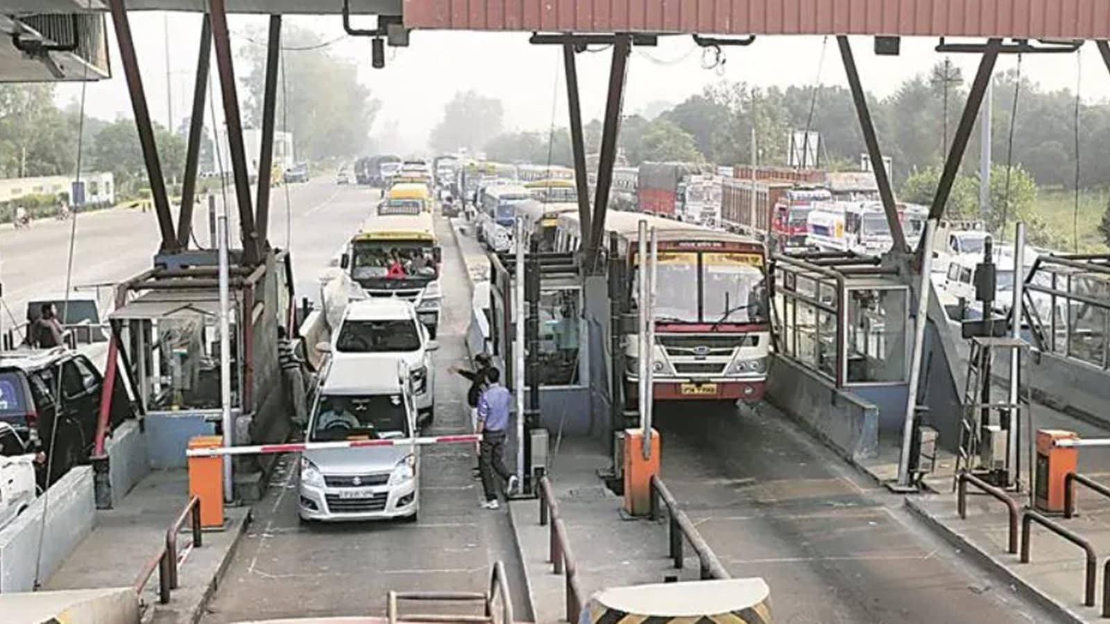 indianexpress.com - Saurabh Parashar - Himachal earns Rs 171.48 crore from 11 toll barriers' auction in 11 months: RTI