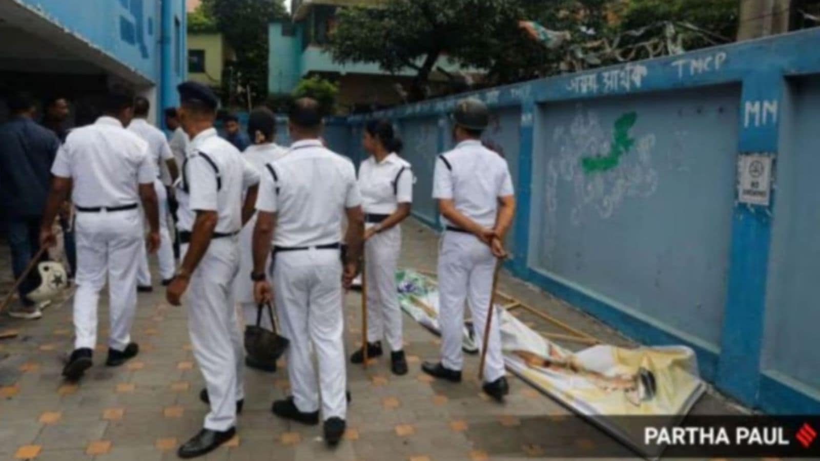 19 arrests in south Kolkata clash so far; local strongman claims innocence on Facebook Live 