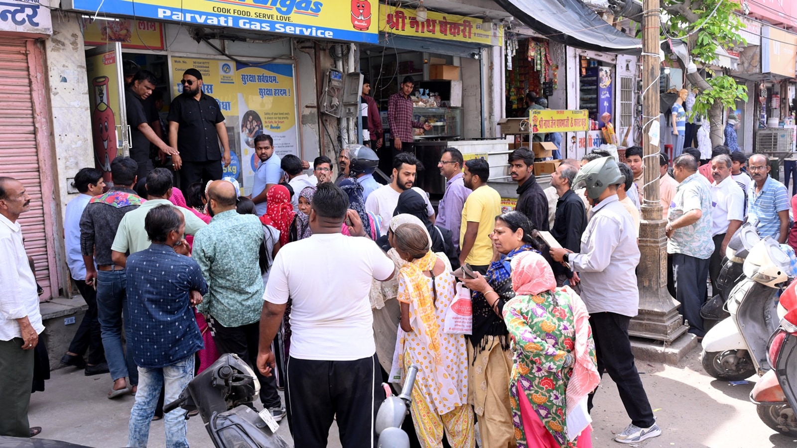 LPG shortage: In Kota, where hostels and messes cater to 1 lakh students, some switch to firewood