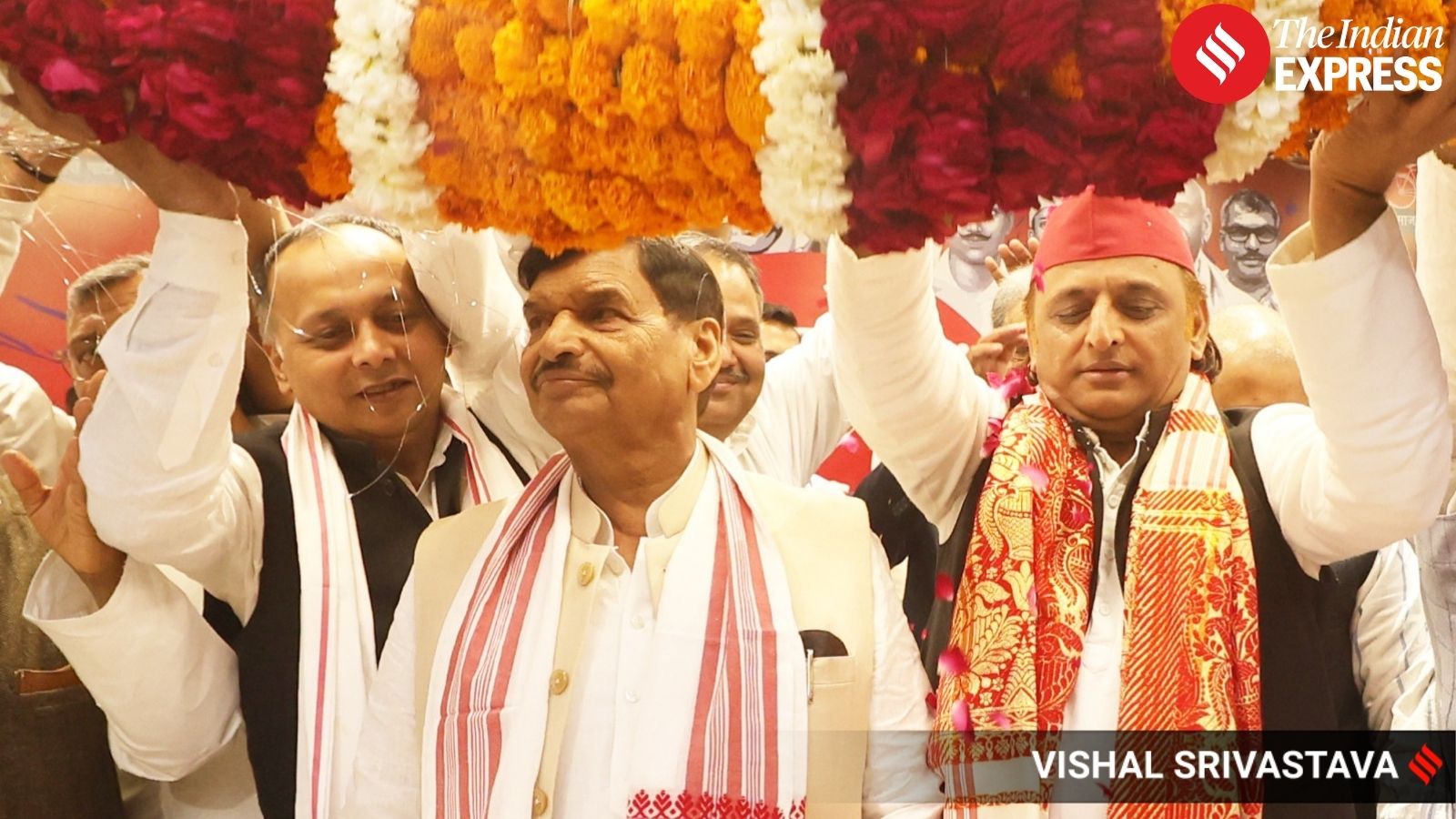 त्यांनी असाही दावा केला की जेव्हा सपा आणि बहुजन समाजवादी पक्ष (बसपा) यांनी २०१९ च्या लोकसभा निवडणुकीदरम्यान युती केली होती, तेव्हा त्यांच्या पक्षाला बसपा प्रमुख मायावती पंतप्रधान व्हाव्यात अशी इच्छा होती.  (Source: Photo by Vishal Srivastava)