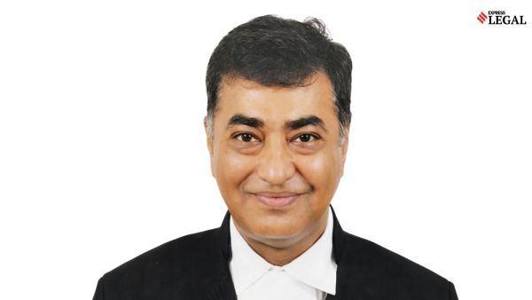 Gujarat High Court, Justice J C Doshi 
