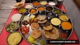 A thali at Shree Thaker Bhojanalay