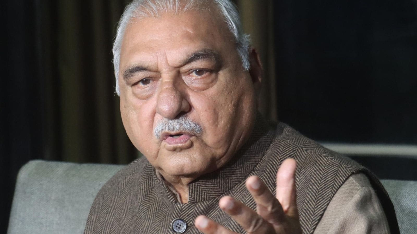 Singed by RS poll debacles in Haryana, Congress shifts MLAs to Shimla resort